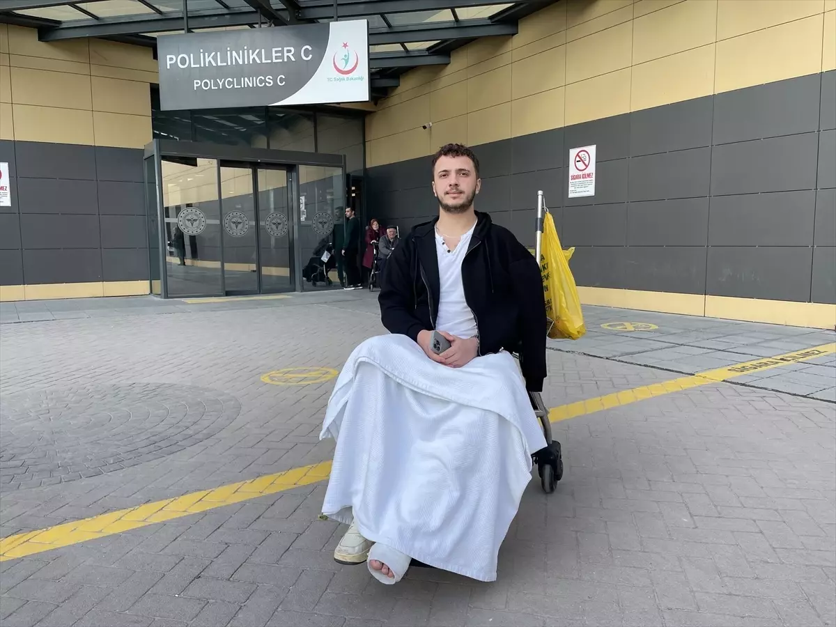 Antalya\'da Otobüs Kazası: Yaralı Öğrenci Tedavi Altında