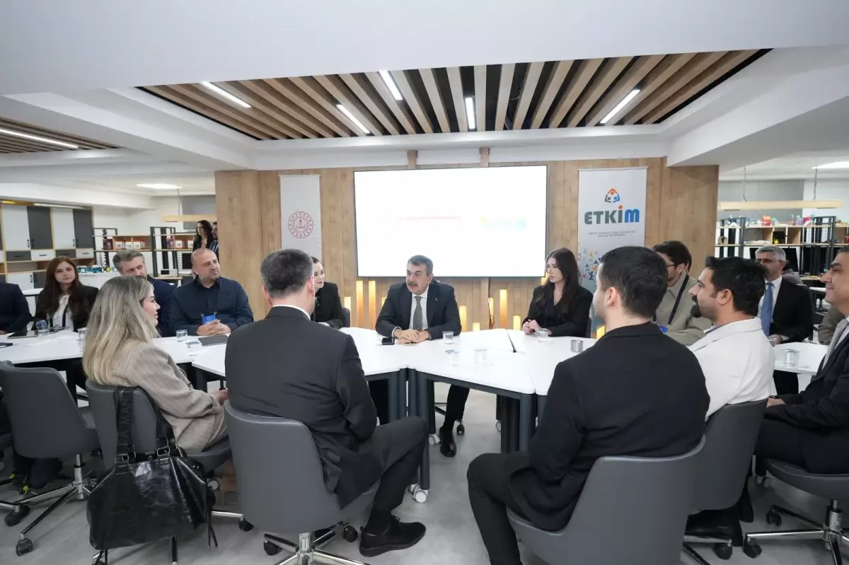 Tekin, Eğitim Teknolojileri Ekosistem Buluşması\'na Katıldı