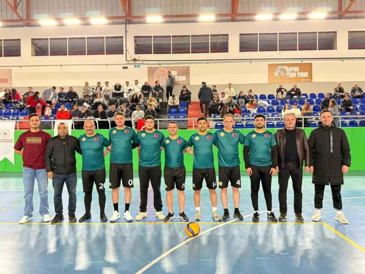 Bayındır\'da Kurumlar Arası Voleybol Şenliği başladı
