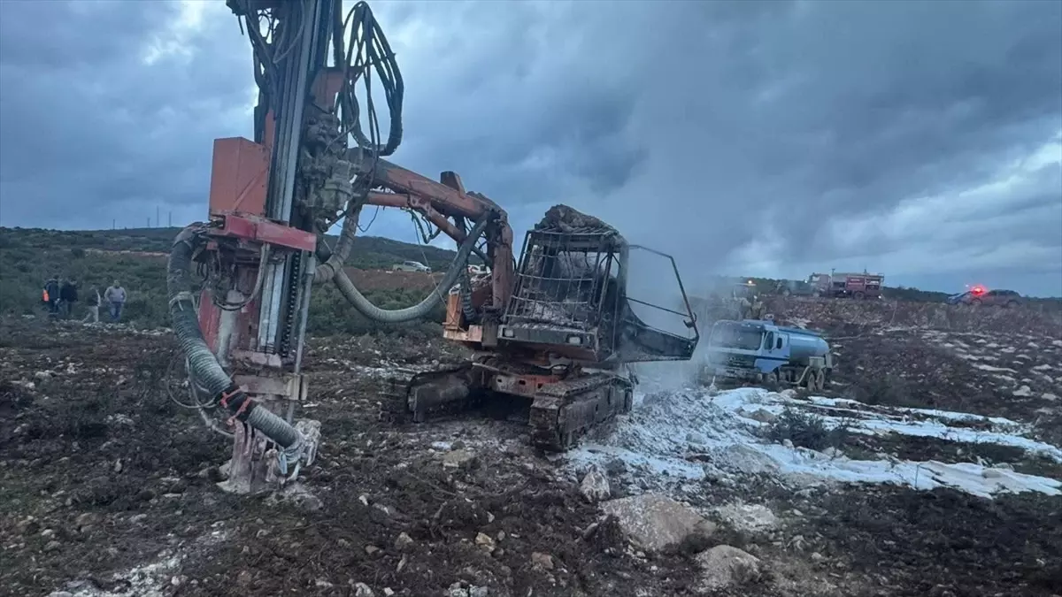 Bilecik\'te İş Makinesi Yangını Kontrol Altına Alındı