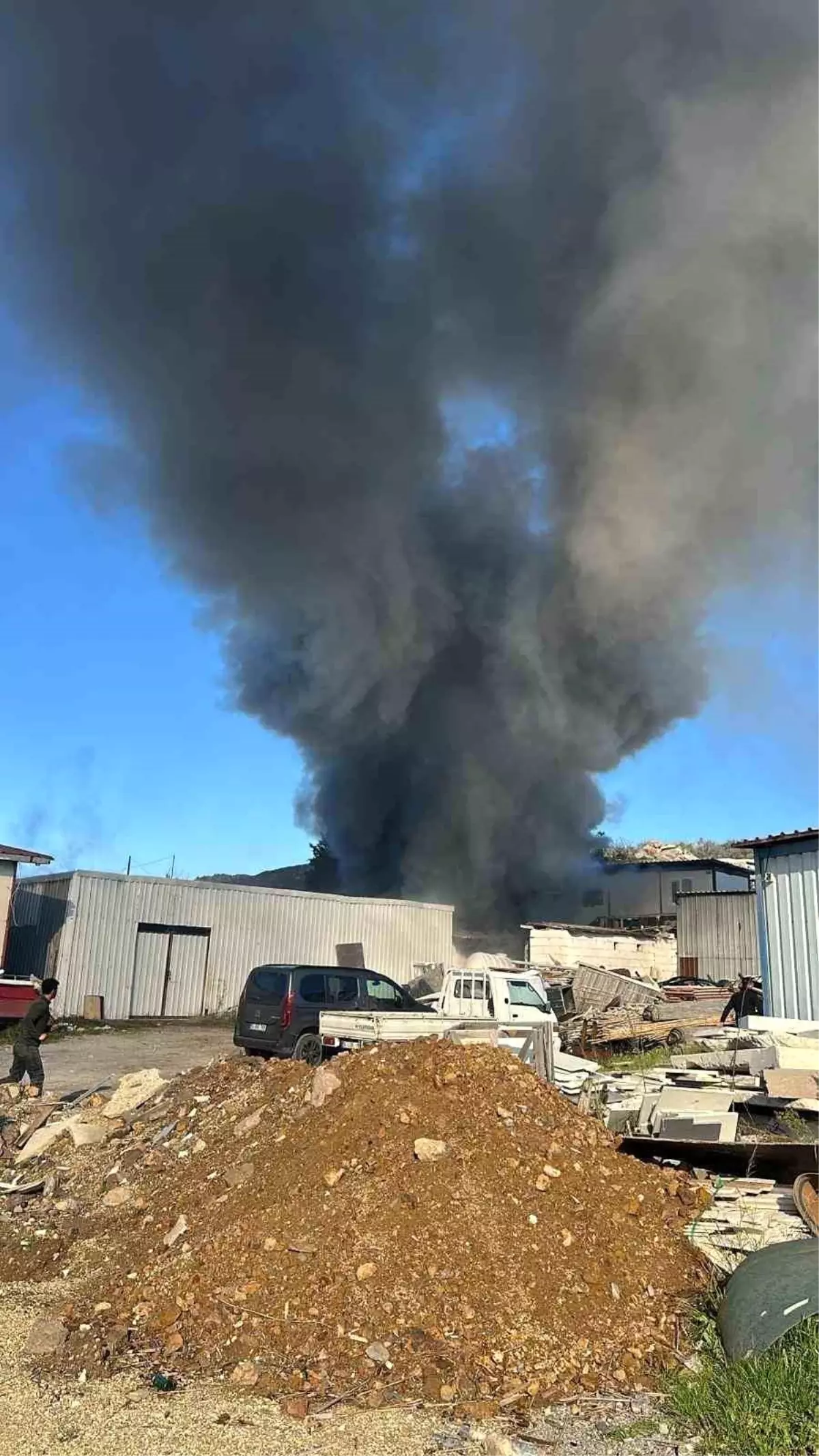 Bodrum\'da İşçi Konteynerinde Yangın