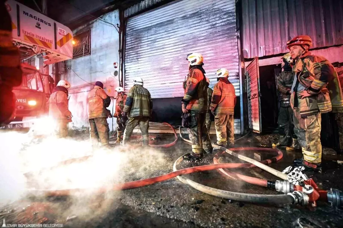 Buca\'da mobilya atölyesinde yangın