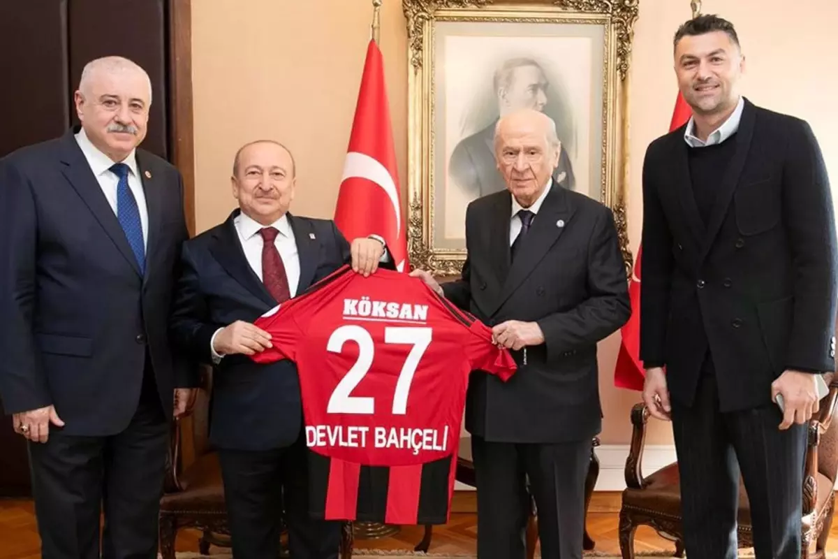 Burak Yılmaz\'dan Devlet Bahçeli\'ye sürpriz ziyaret