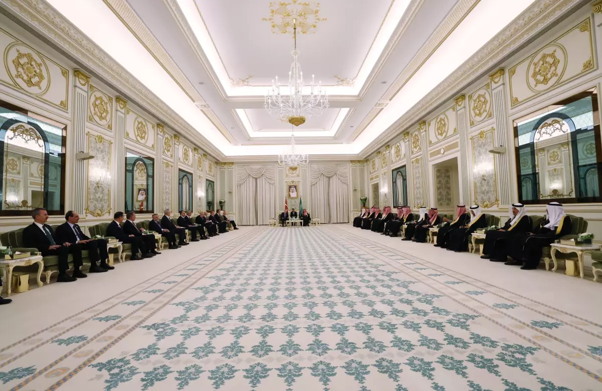 Erdoğan, Veliaht Prens Selman ile Riyad\'da Görüştü