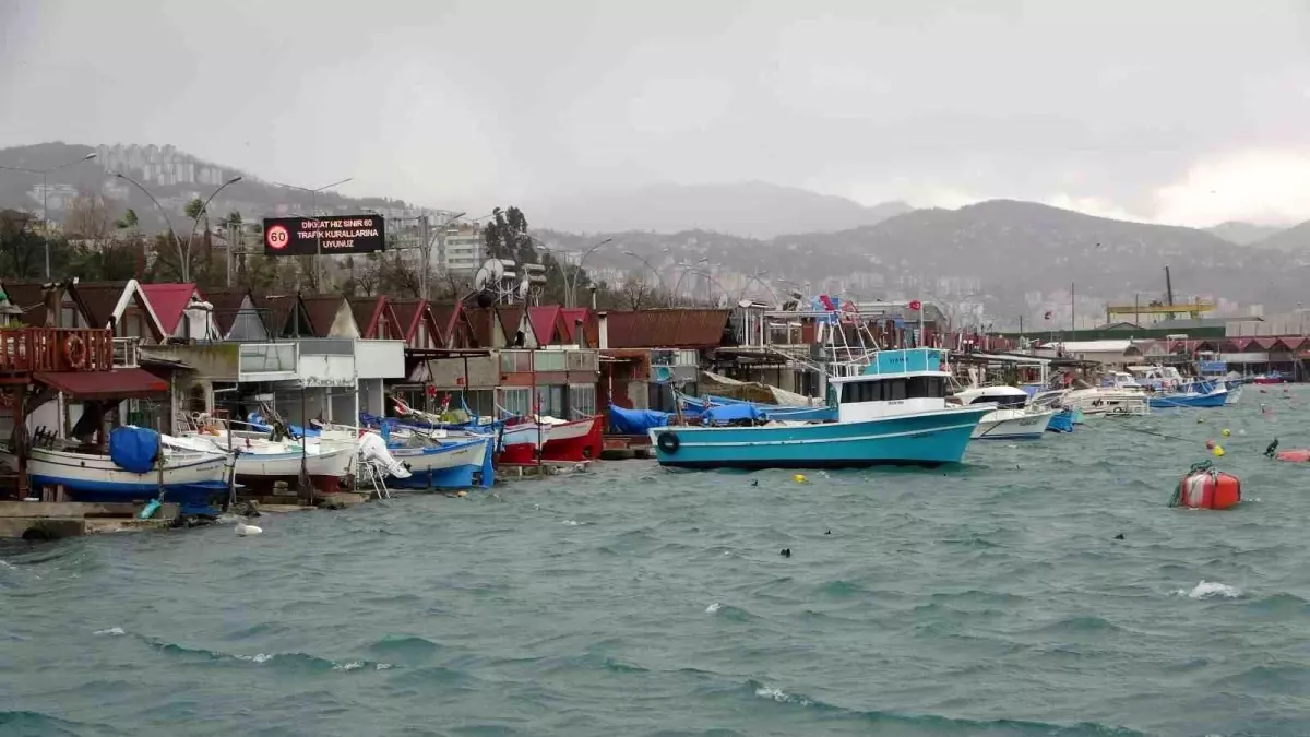 Doğu Karadeniz\'de Fırtına Etkili