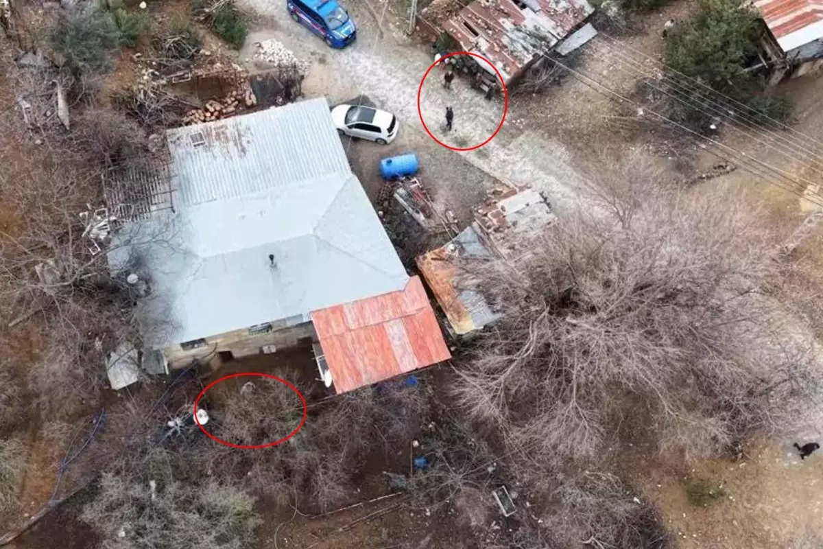 Emniyet müdürü bizzat sahaya indi! Köy kuşatıldı, kuş uçurtulmadı