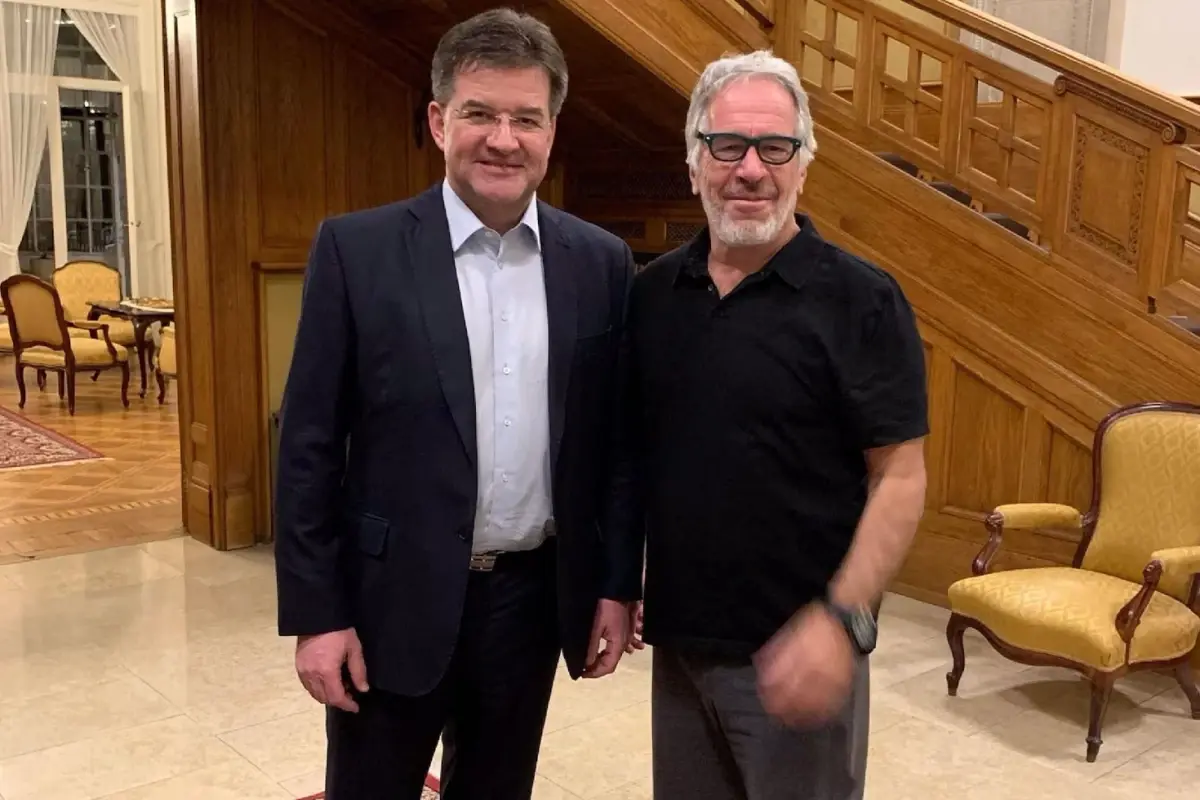 Epstein belgelerinde adı geçince istifa eden Slovak diplomat kendini "aptal" hissediyor