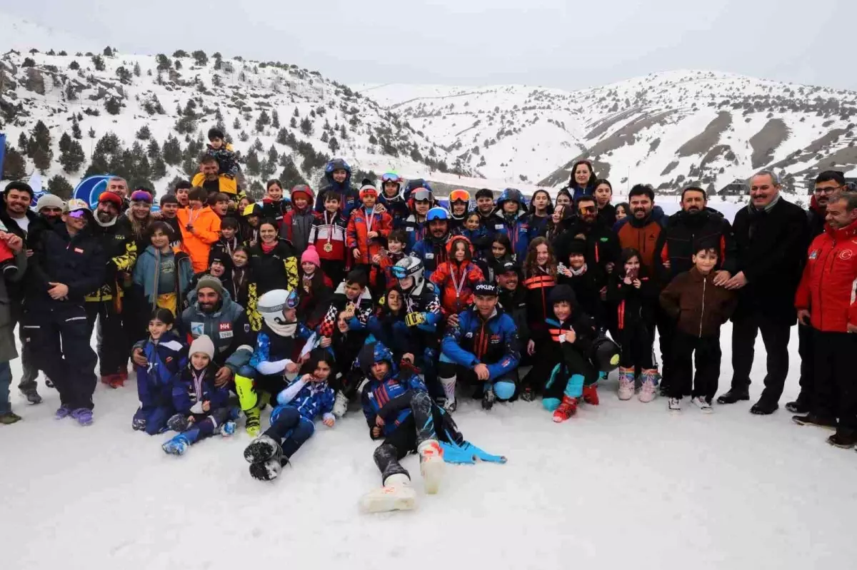 Ergan Dağı\'nda Minikler Festivali Yapıldı