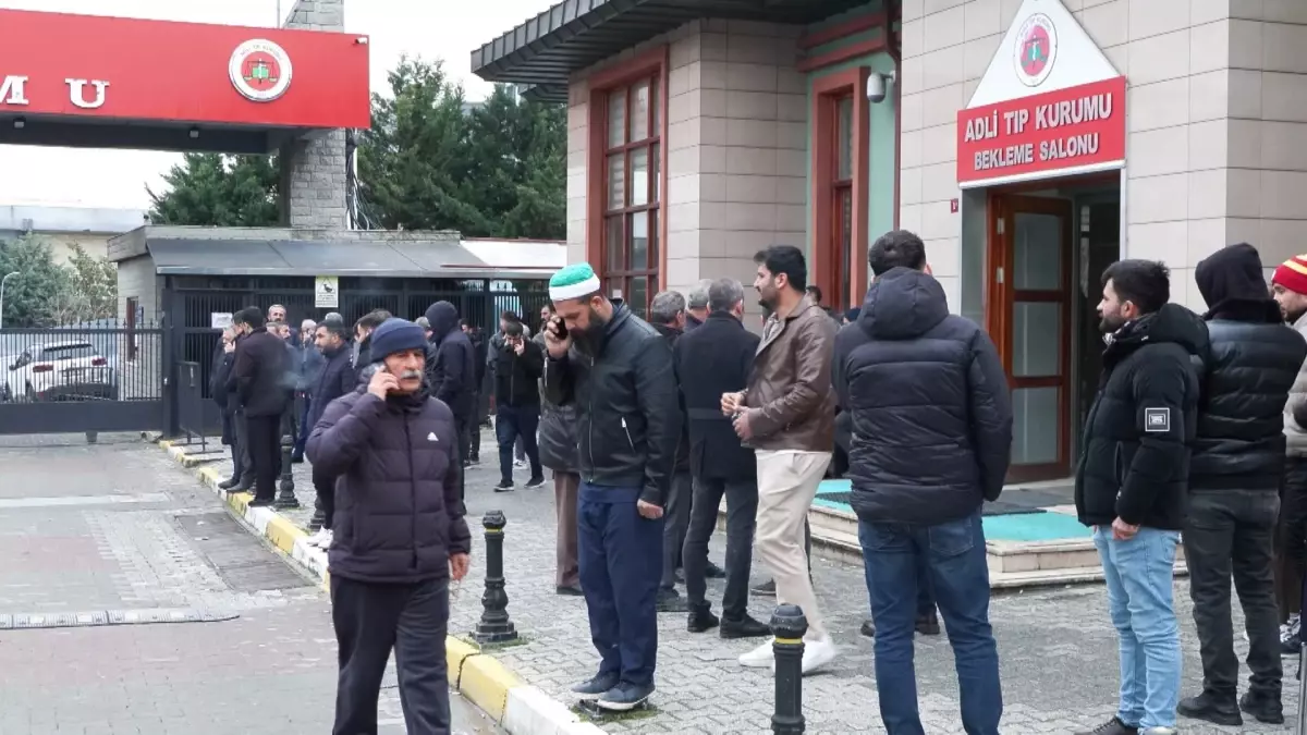 Esenler\'de Alacak Verecek Meselesi Kanlı Bitti