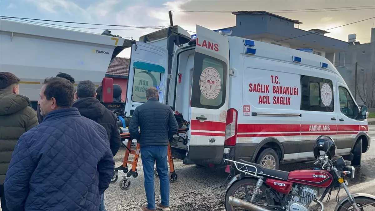 Kırıkhan\'da Motosiklet Minibüsle Çarpıştı