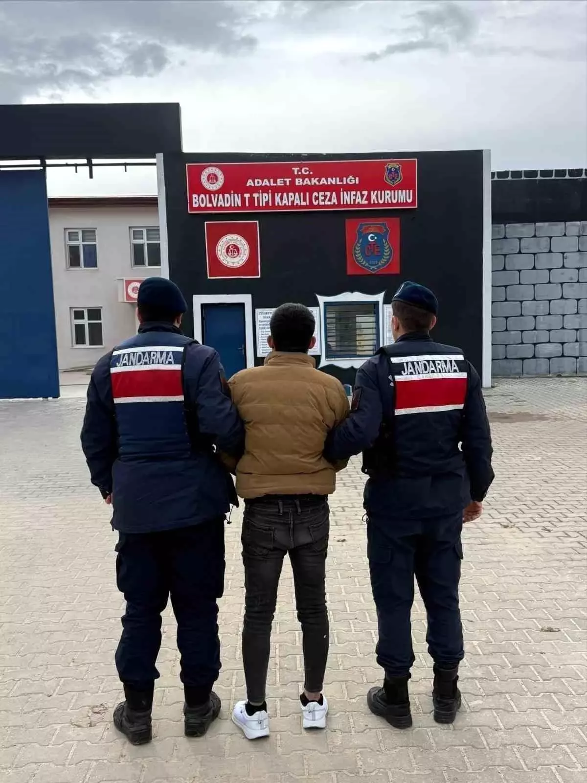 Afyonkarahisar\'da 50 Aranan Kişi Yakalandı