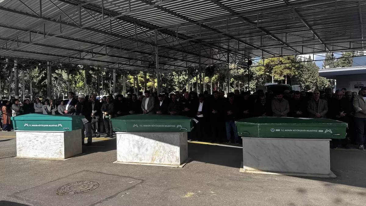 Mersin\'de feci kaza: 3 kişi hayatını kaybetti