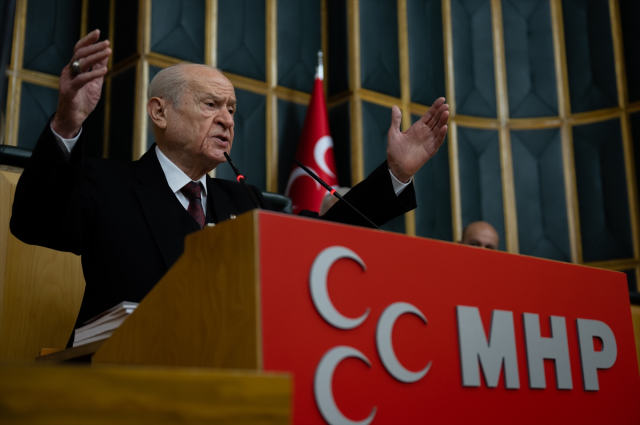 MHP lideri Bahçeli: Öcalan umuda, Demirtaş yuvasına dönmeli MHP lideri Bahçeli: Öcalan umuda, Demirtaş yuvasına dönmeli