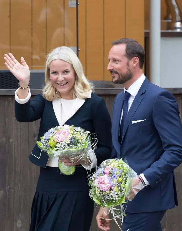 Norveç monarşinin devamını seçti Norveç monarşinin devamını seçti