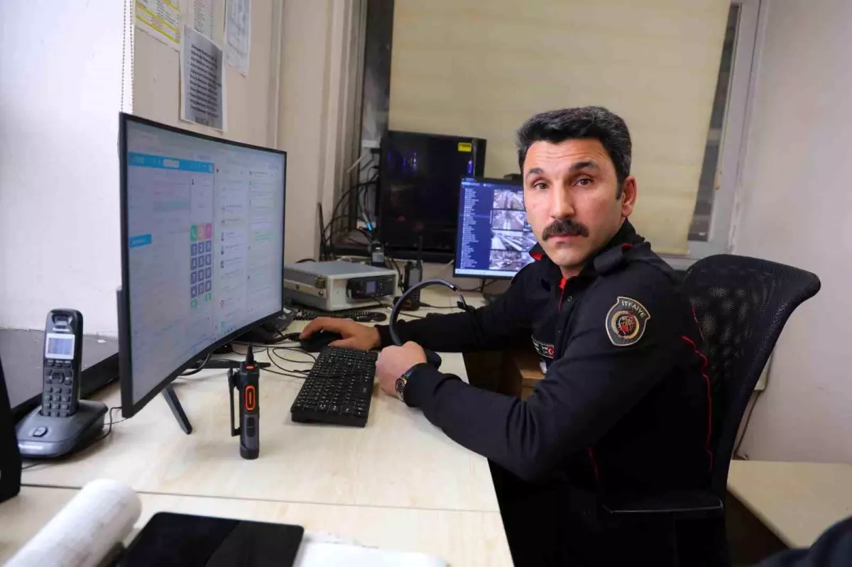 Gözyaşlarıyla Görevini Sürdüren İtfaiye Eri