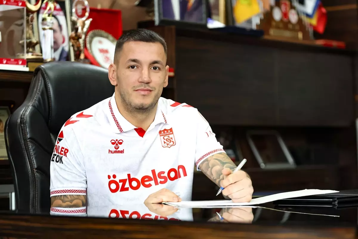 Rey Manaj, yeniden Sivasspor\'da