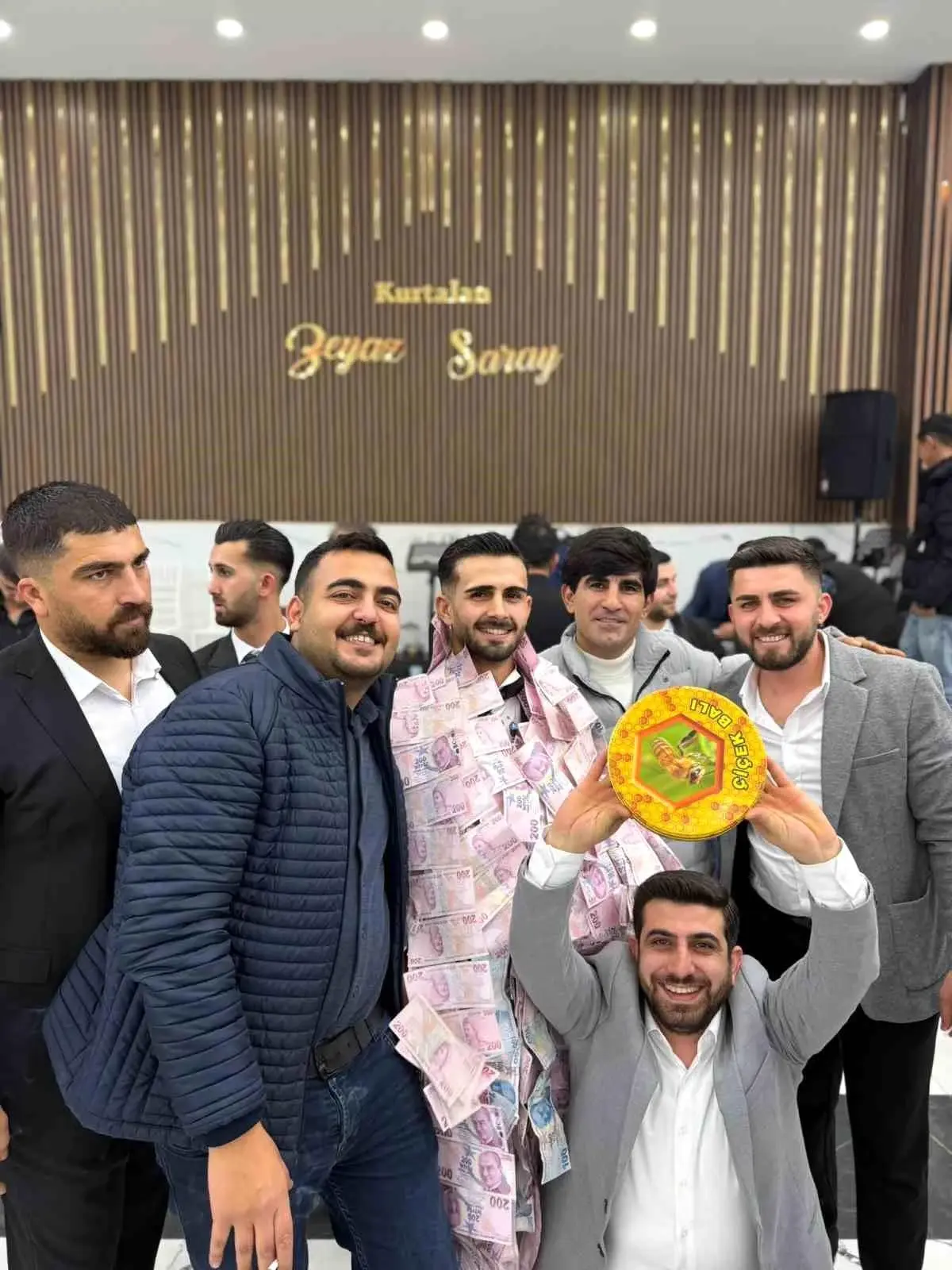 Düğünde Takı Yerine Bal Hediye