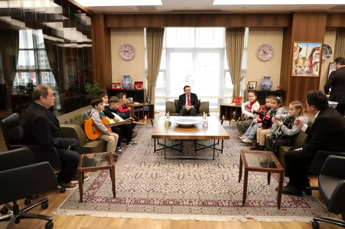 Vali Işın, Müzik Topluluğunu Kabul Etti