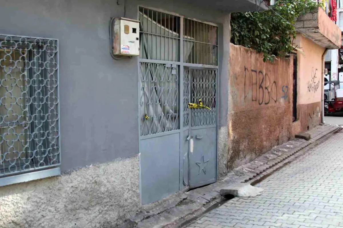 Adana\'da Kadın Cinayeti