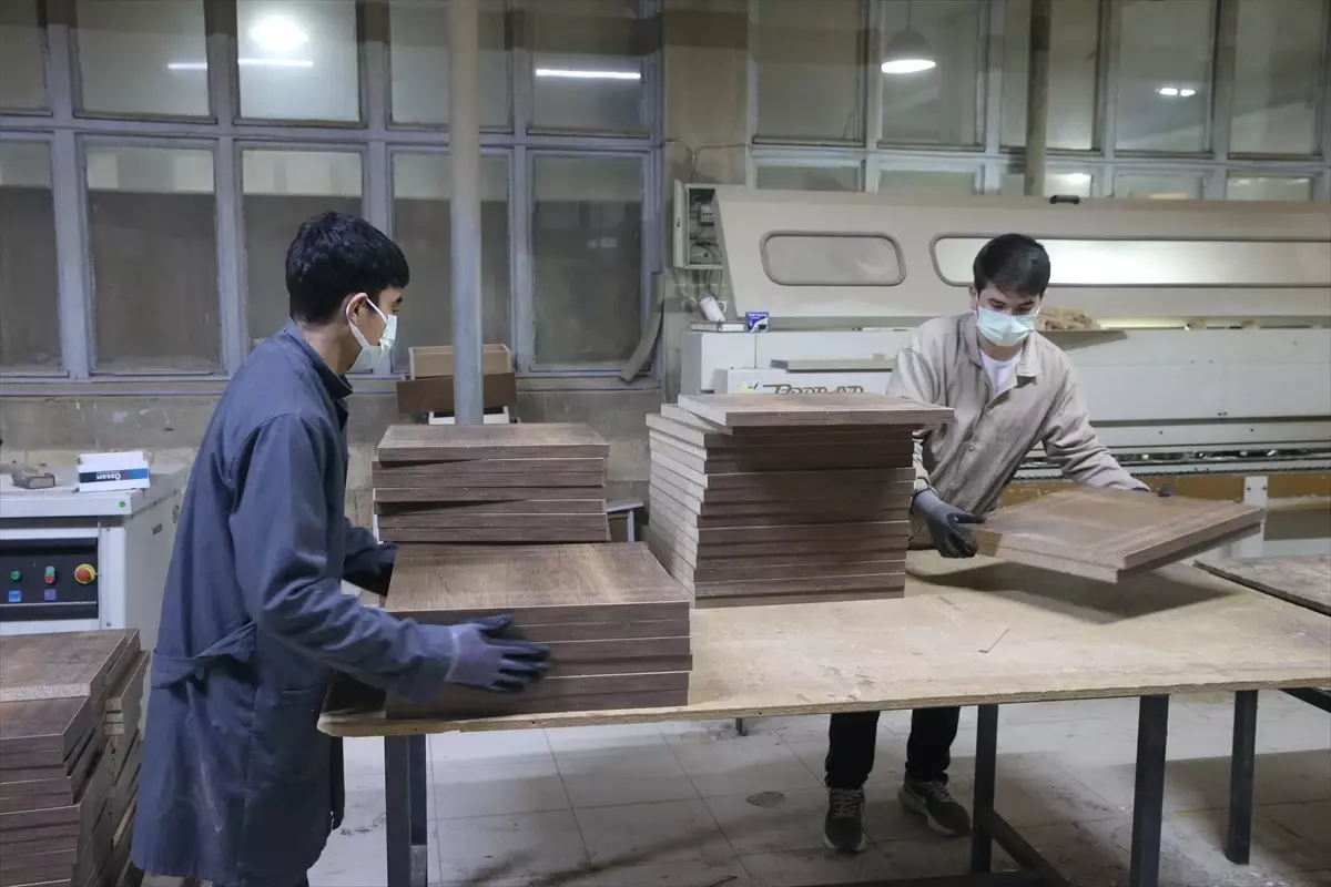 Kahramanmaraş\'ta Meslek Liseleri Üretimle Ayakta Kalıyor