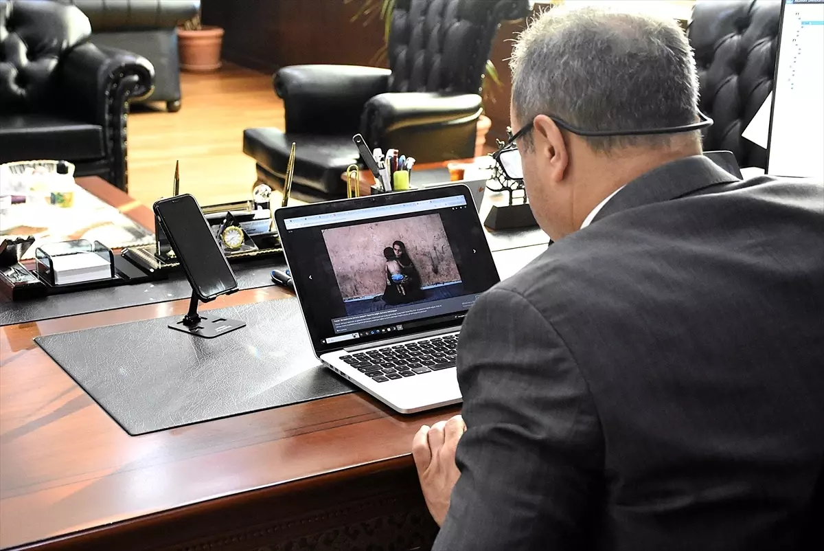 Rektör Arıbaş, Yılın Kareleri Oylamasına Katıldı