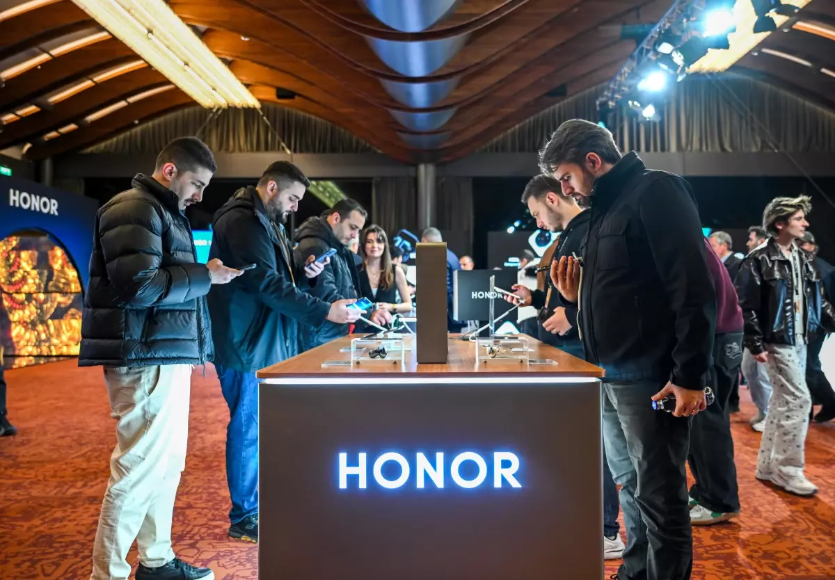 Honor\'dan Yeni Telefon Tanıtımı