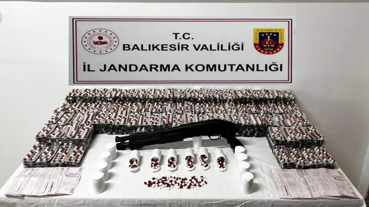 Balıkesir\'de Uyuşturucu Operasyonu: 17 Tutuklama