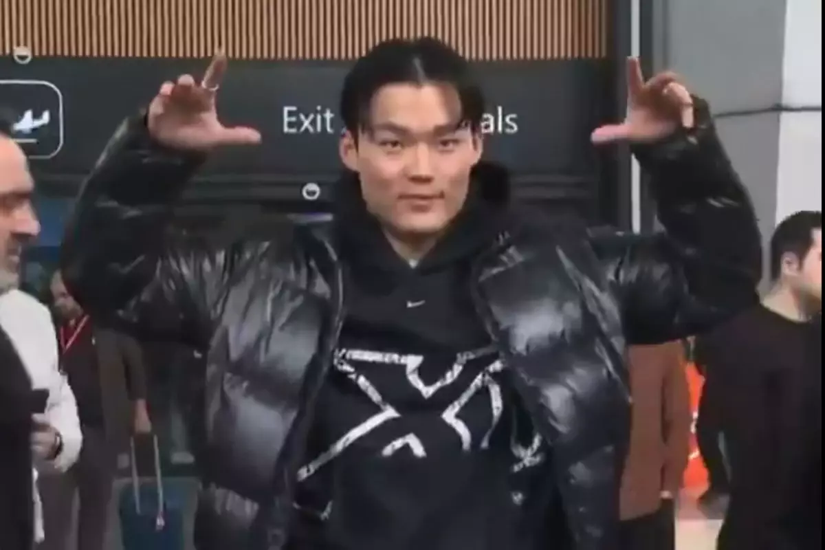 Beşiktaş\'ın yeni transferi İstanbul\'a indi! Yaptığı olay oldu