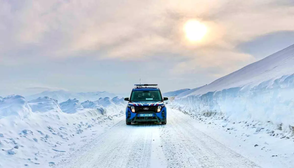 Kışın Zorluğuna Rağmen Jandarma Sahada