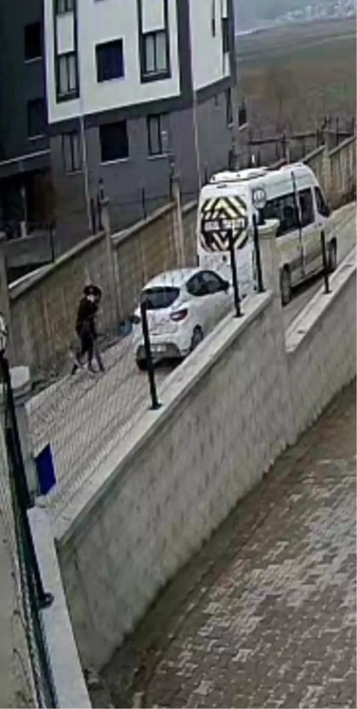 İnegöl\'de Kaza Sonrası Kavga Güvenlik Kamerasında