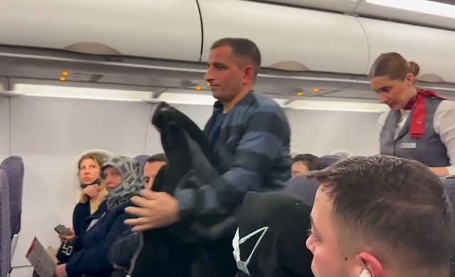 Erzurum-İstanbul uçağında ilginç anlar: Yolculardan helallik istedi