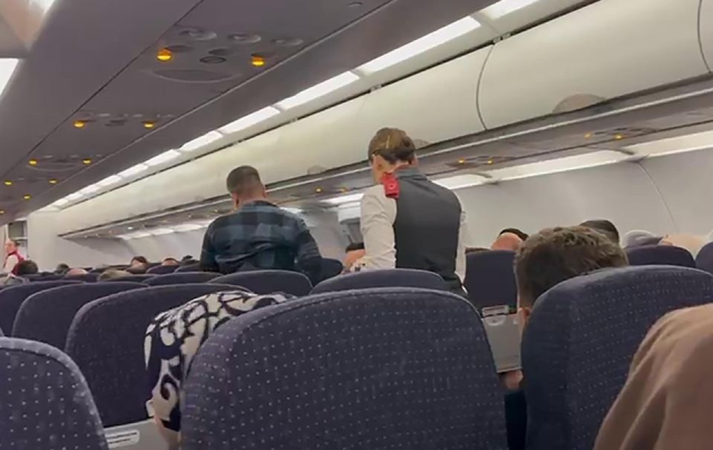 Erzurum-İstanbul uçağında ilginç anlar: Yolculardan helallik istedi