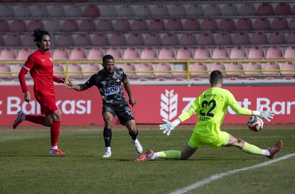 Alanyaspor, Boluspor\'u 4-0 Yendi