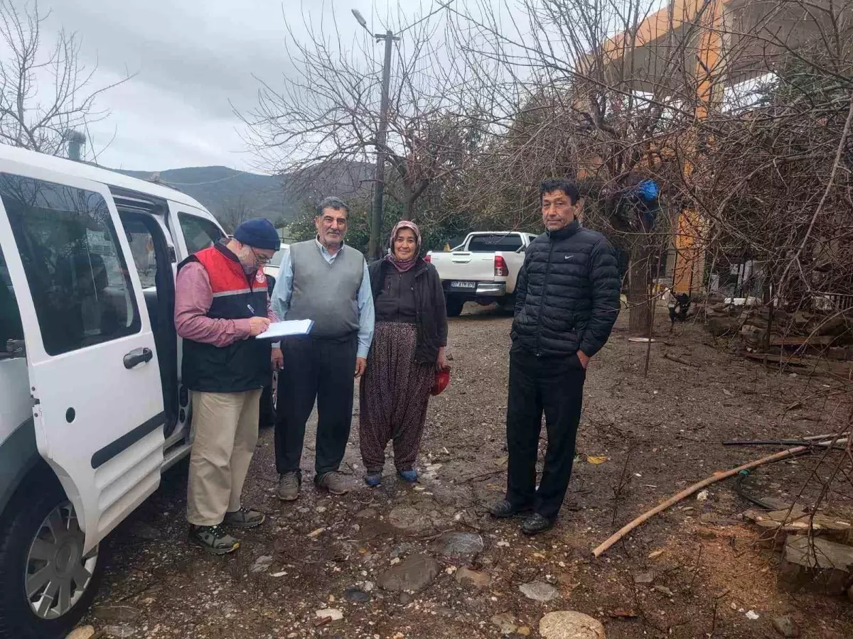 Gazipaşa\'da Dolu ve Fırtına Tarımda Hasar Yarattı