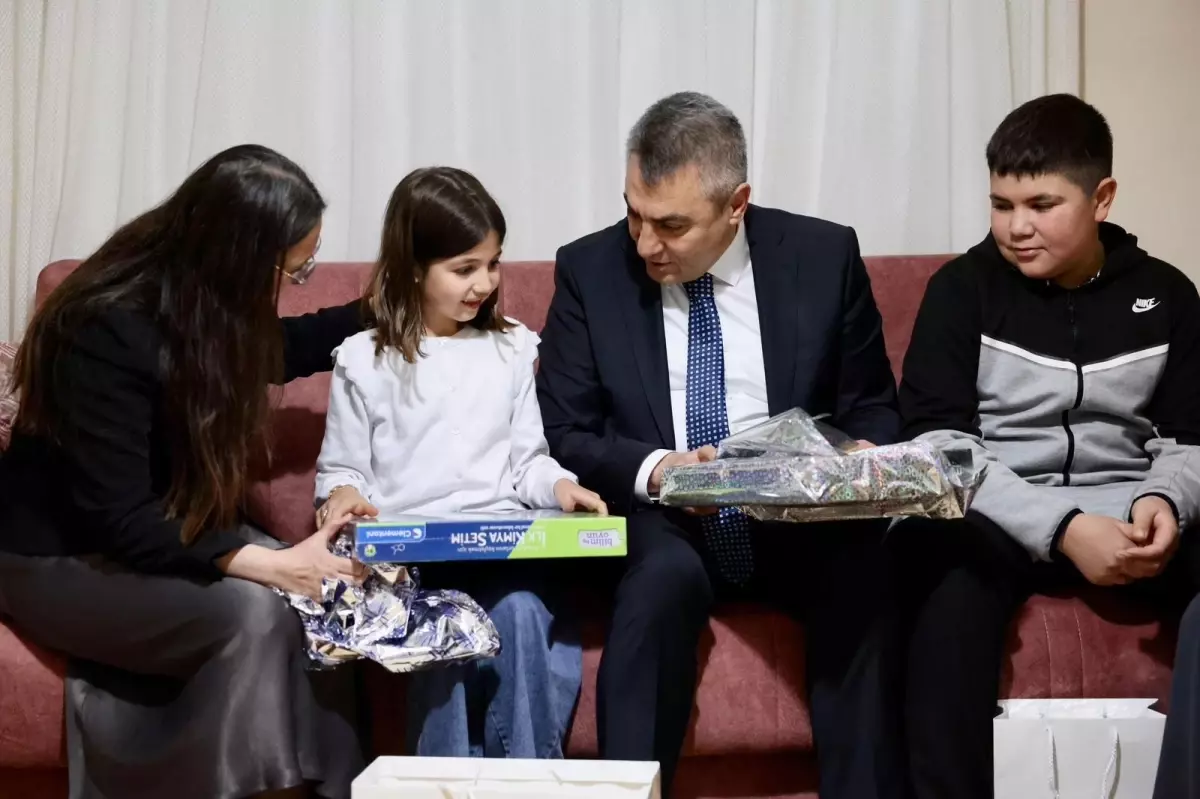 Hatay\'da 72 saat sonra enkazdan çıkan Hazal\'ın Kabe\'yi görme hayali gerçek oluyor