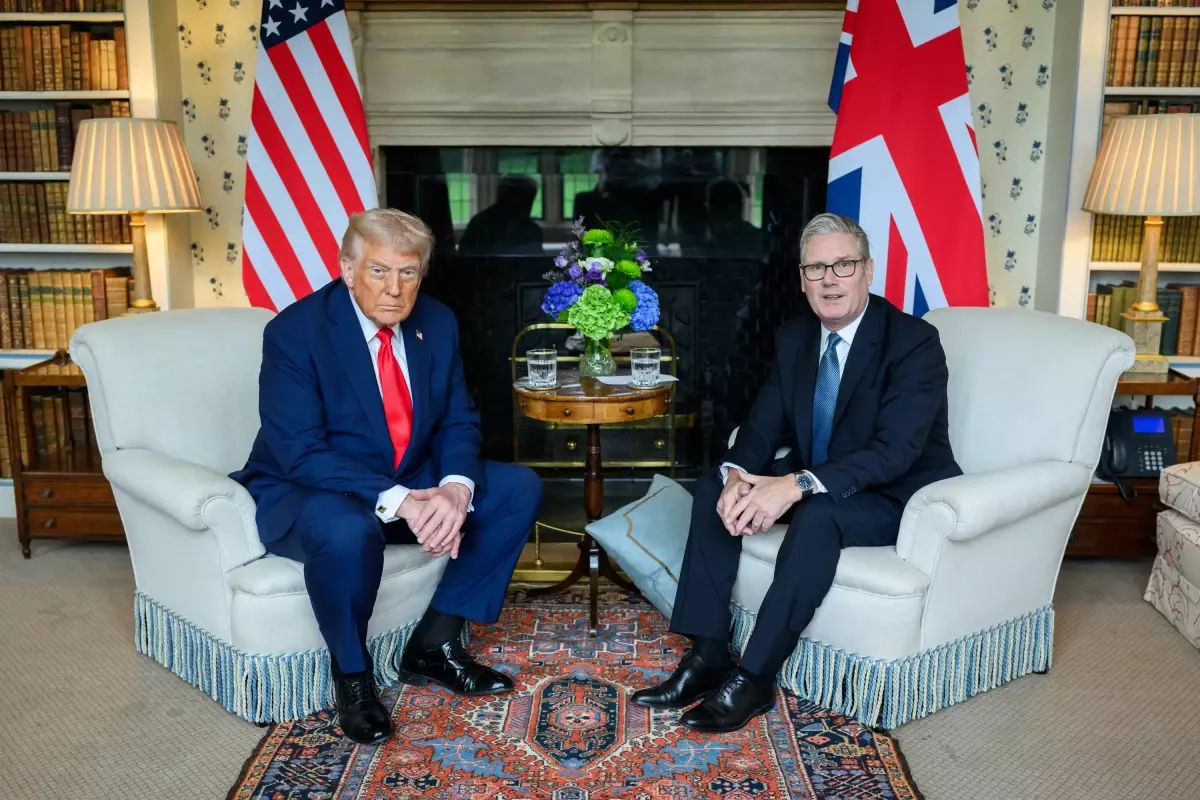 Starmer ve Trump\'tan Ukrayna ve Diego Garcia Görüşmesi