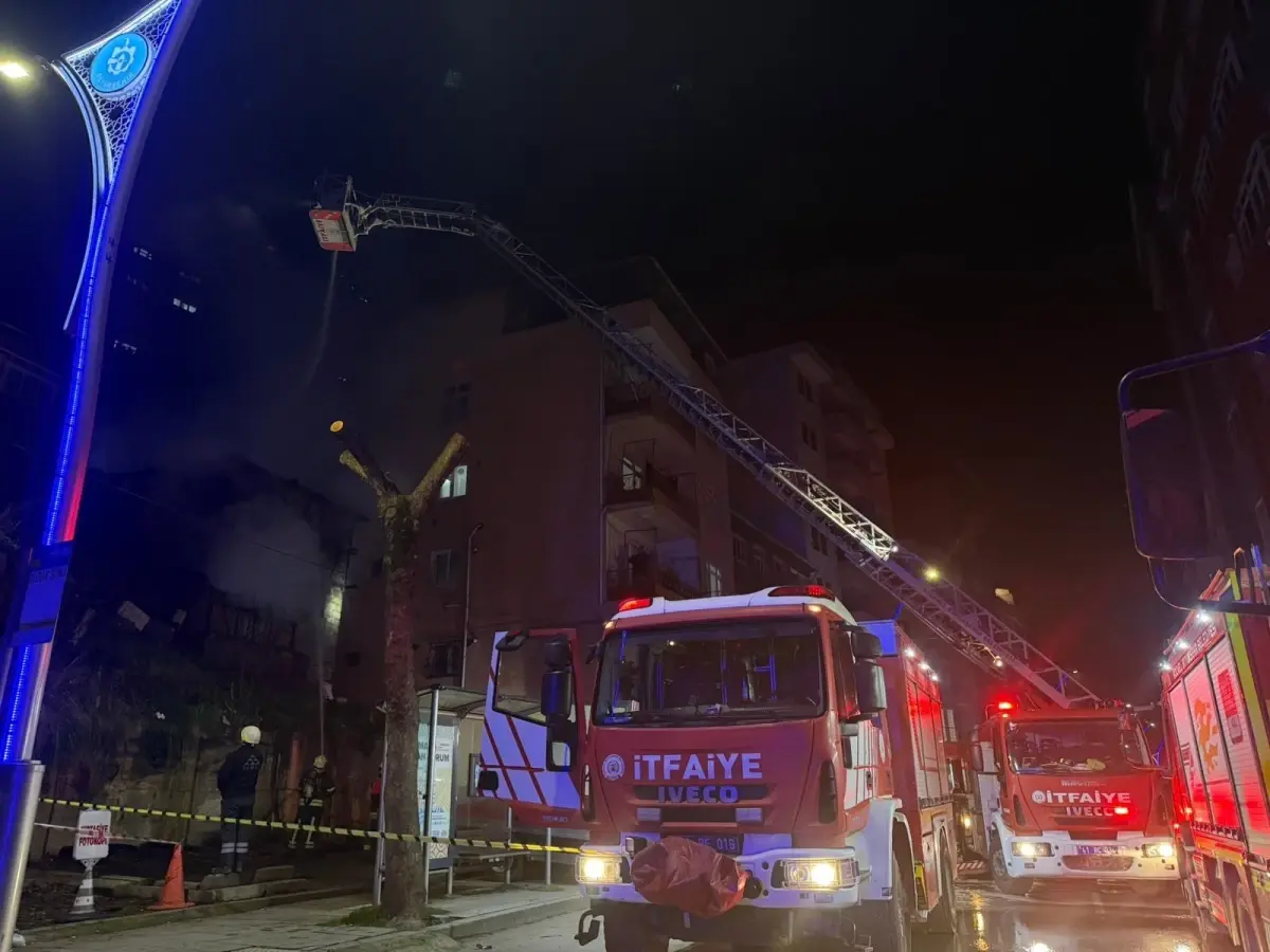 İzmit\'te Metruk Binada Yangın Çıktı