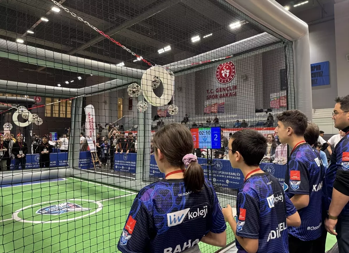 Gençler için Drone Futbolu Yarışması