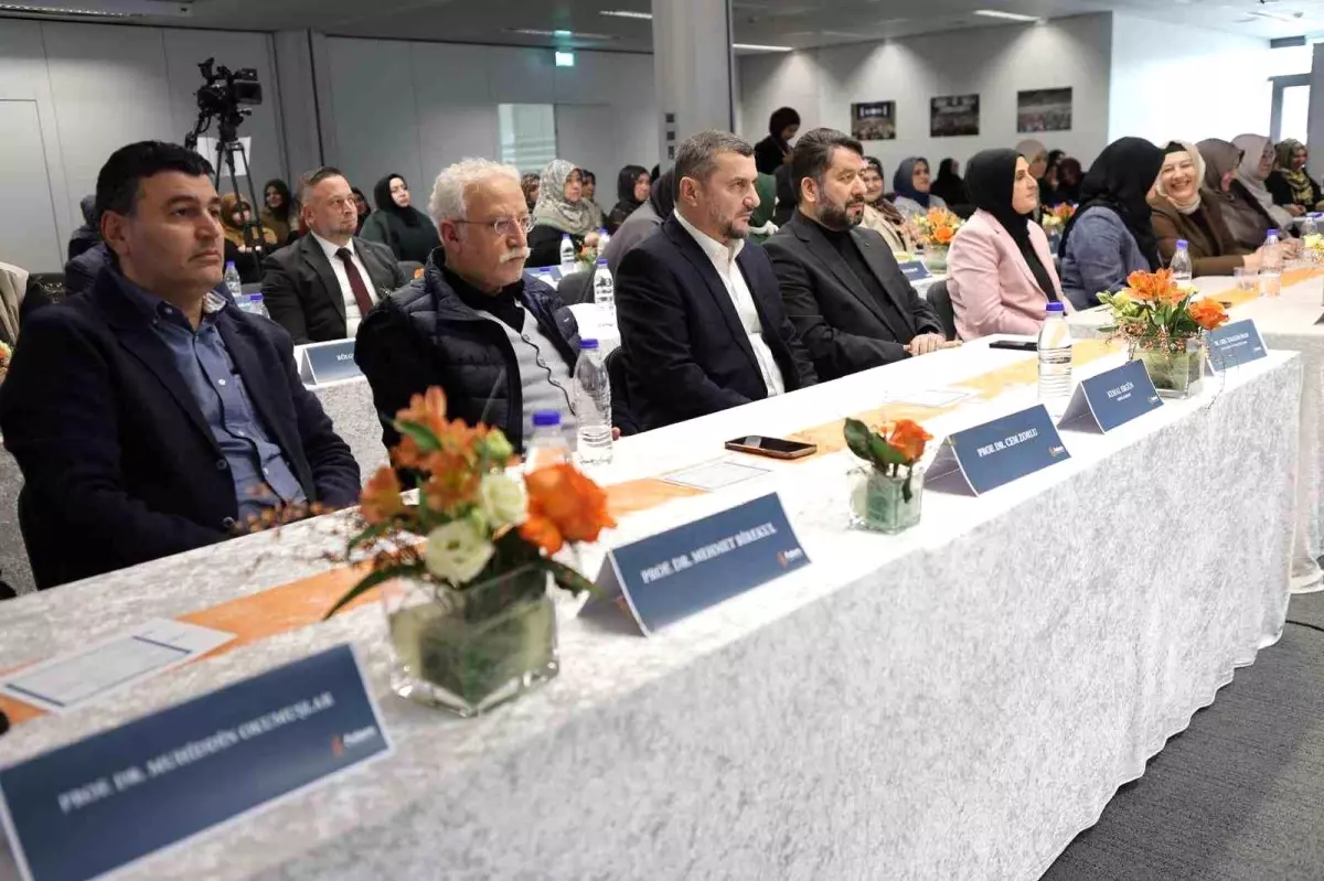 Köln\'de Aile Danışmanları Sertifika Töreni