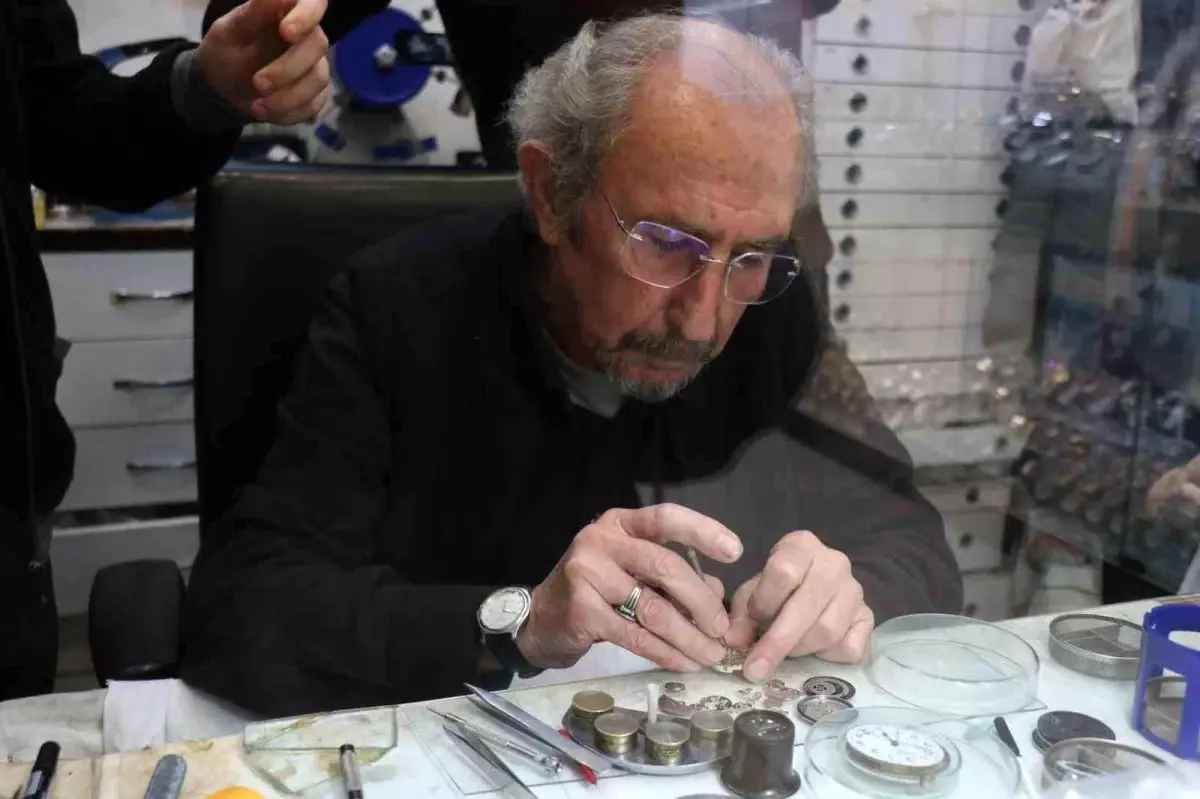 Saat Ustası Necip Can: 61 Yıldır Zamana Ayar Veriyor