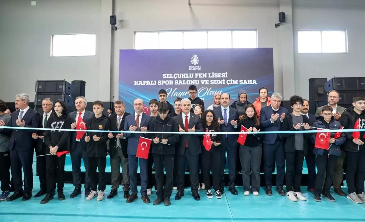 Selçuklu Fen Lisesi Kapalı Spor Salonu ve Suni Çim Saha\'nın resmi açılışı gerçekleştirildi