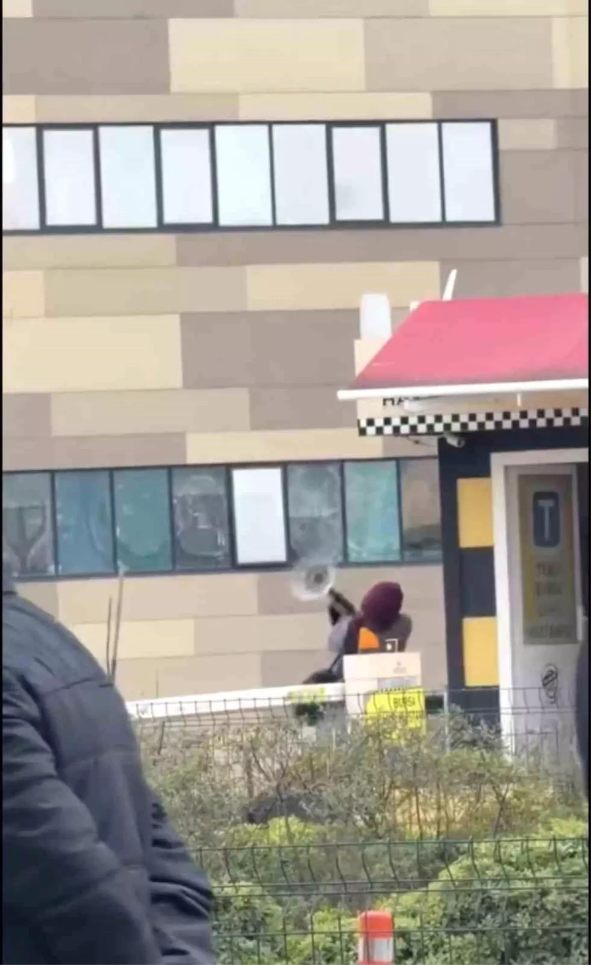 Bursa\'da Taksi Durağında Sinir Krizi