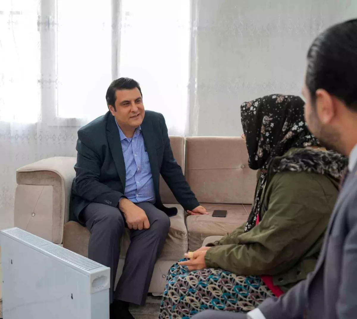 Yılmaz\'dan evi yenilenen Beyazkurt ailesine ziyaret