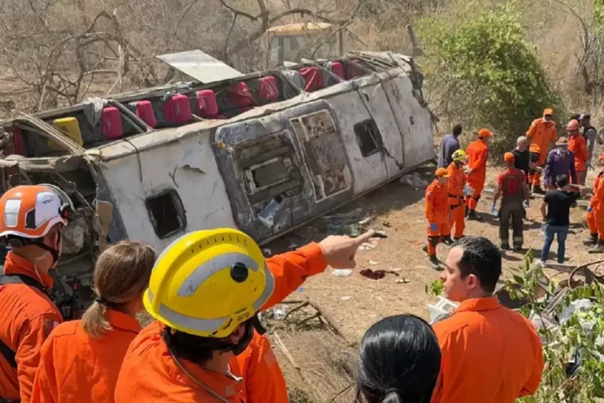 Yolcu otobüsü devrildi! 16 kişi öldü, 44 kişi yaralandı