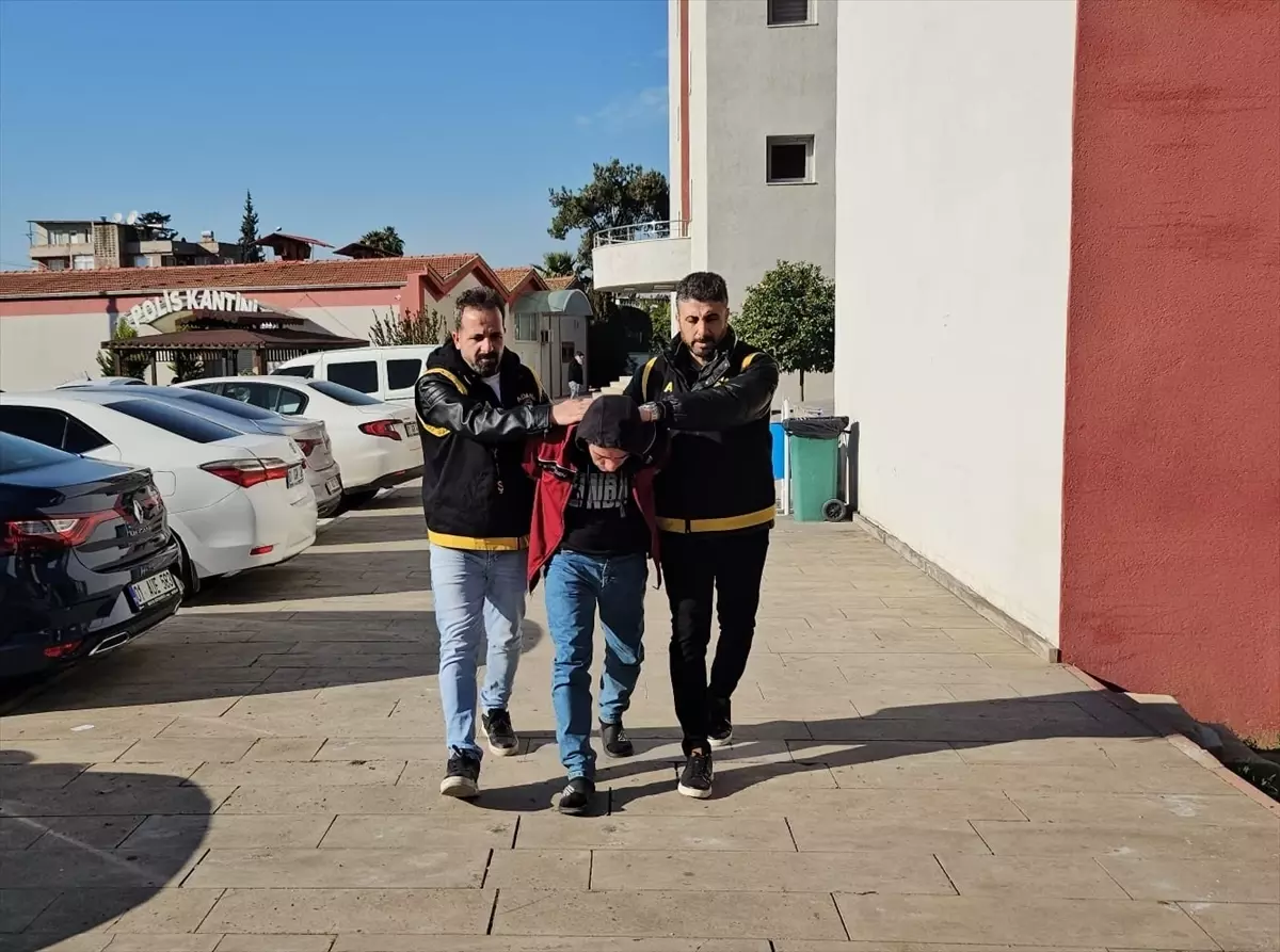 Adana\'da Eşini Bıçaklayarak Öldüren Zanlı Tutuklandı