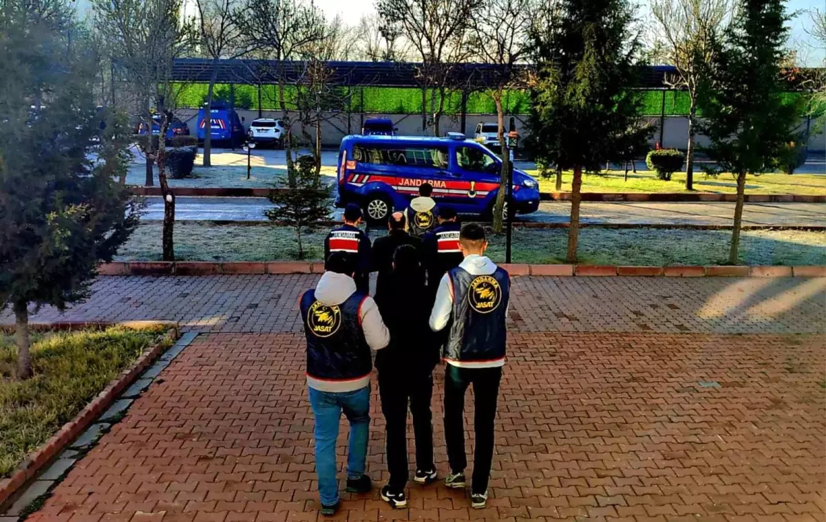Aksaray\'da 2 Hapis Cezaası Olan Şahıs Yakalandı