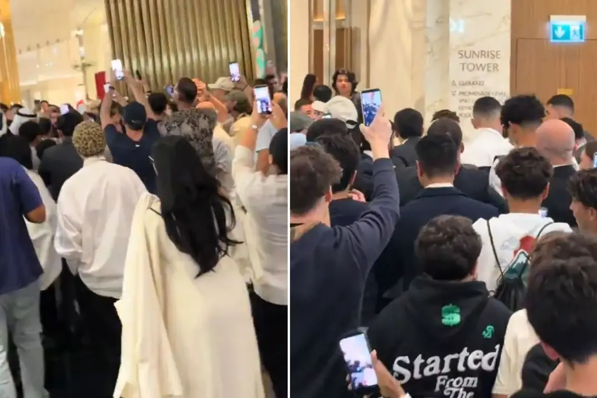 AVM\'ye giden ünlü ismin zor anları! Neredeyse eziliyordu