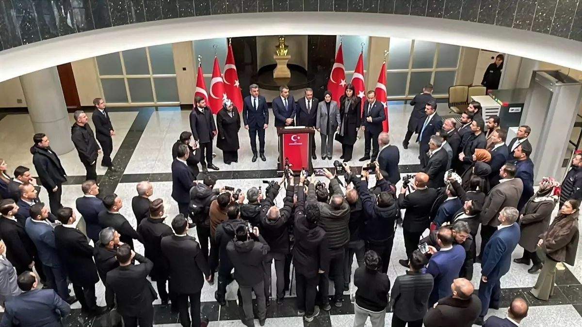 Bakan Tekin Şanlıurfa\'da Deprem Şehitlerini Andı