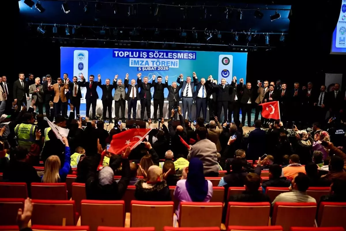 Başkan Büyükkılıç, Toplu İş Sözleşme Töreni\'nde personelin sevincine ortak oldu