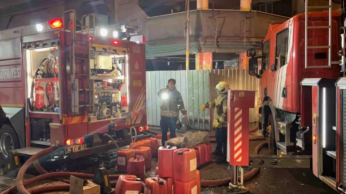 Bayrampaşa\'da Kimyasal Yangın